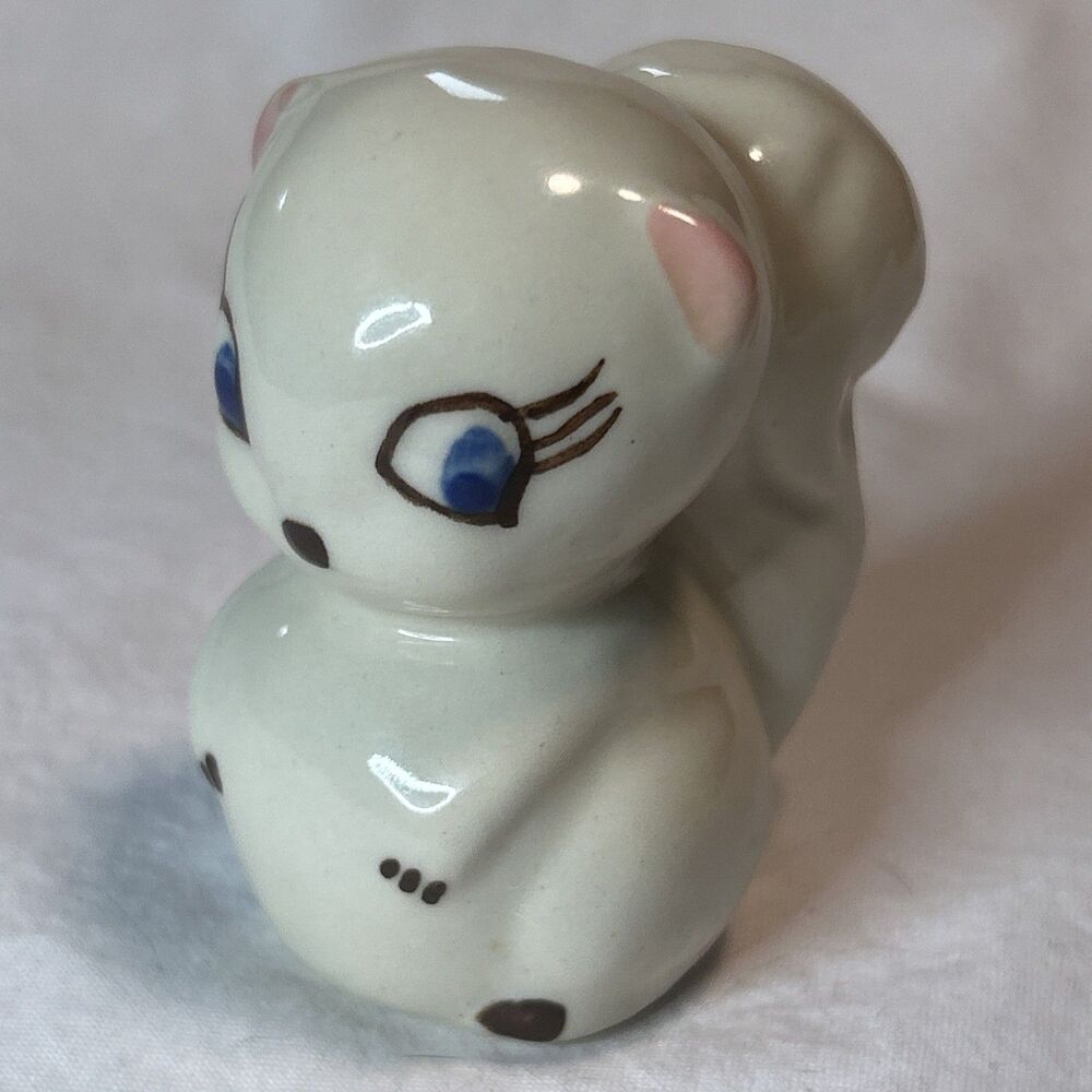Vintage 1930-50s Shawnee Pottery Squirrel Figurine, Hand Painted, Glossy White